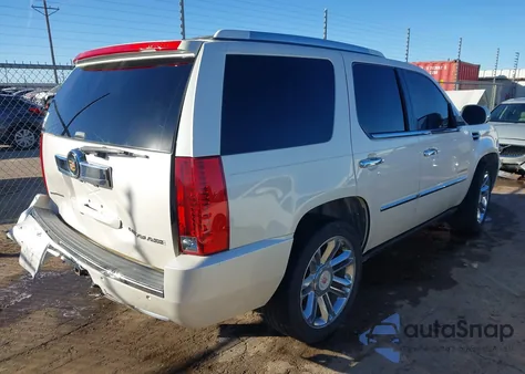 2013 Cadillac Escalade Platinum Edition z USA, uszkodzony, nr VIN 1GYS3DEFXDR104575